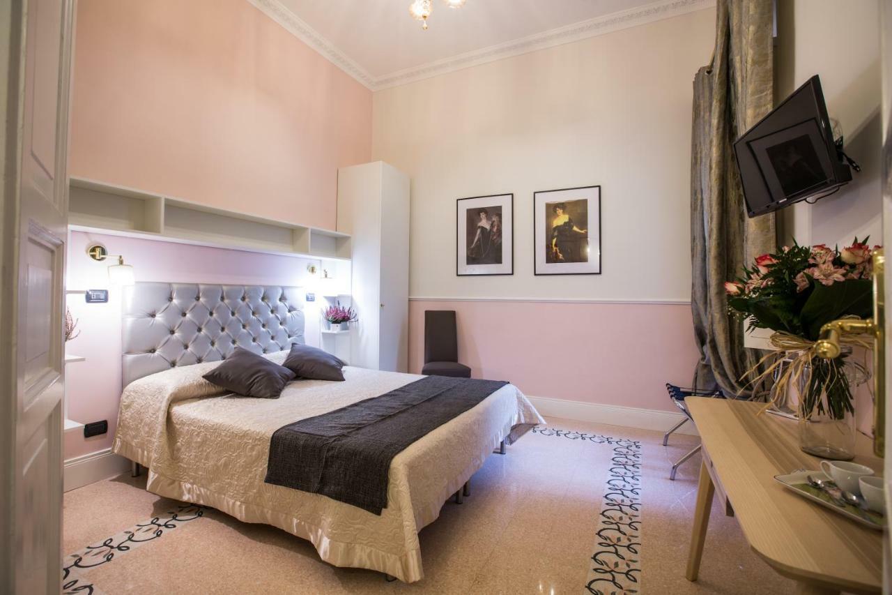 Art Nouveau Roma Colosseo Suites Exterior photo